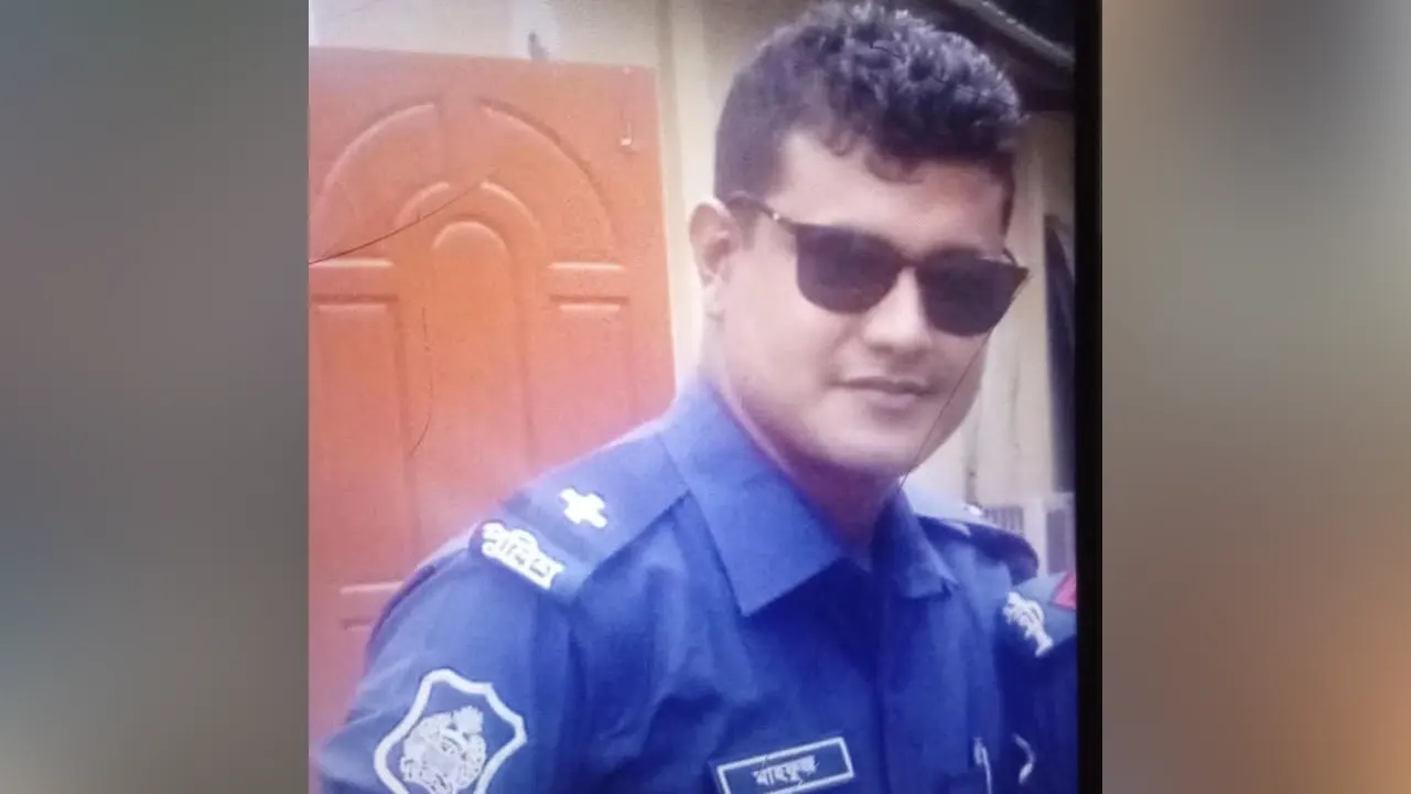 জিডি করতে তিন প্যাকেট সিগারেট নেওয়া সেই এএসআইকে বদলি